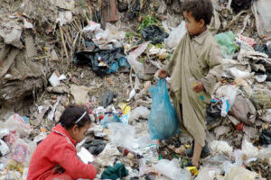 أرقام وحقائق صادمة حول الأطفال الفقراء بالمغرب