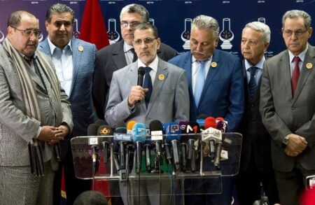 زعيم حزب سياسي من التحالف الحكومي يعاني الأمرين بسبب زوجته