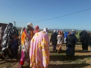 بالصور:سيدي إفني تهتز على وقع الاحتجاجات، و المسؤولون يعقدون اجتماعا طارئا