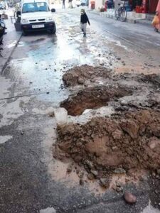 طريق بحاجة الى إصلاح بإقليم اشتوكة ايت باها