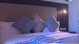 المنتجع السياحي الفخم الخاص برجال ونساء التعليم (فيديو)