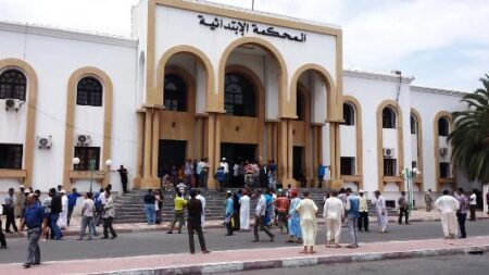 عاجل :إدانة المحام المزيف بمحكمة انزكان بهذا الحكم وسط حضور مكثف للضحايا ...