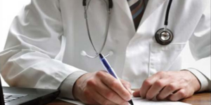 إعفاءات تطيح بمسؤولين مركزيين بوزارة الصحة