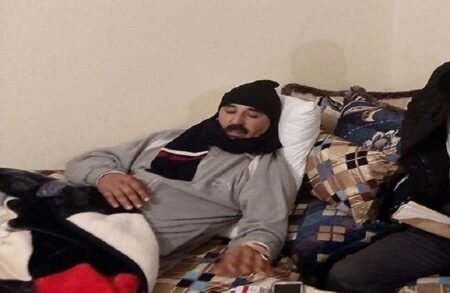 بالصورة:"البوليسي" الذي "شرمله" زميله يغادر مستشفى أكادير ويستكمل العلاج بمنزله