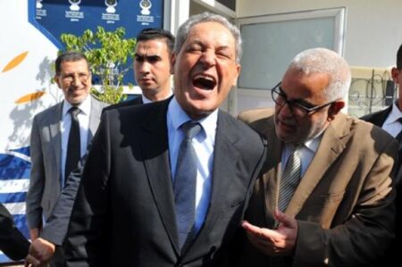 بنكيران يعلق على خرجاته التي كادت أن تعصف بالأغلبية، ولعنصر يغير الخطاب، و يلتحق بركب المنتقدين.