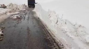 شاهد تساقط الثلوج بكثافة بتنغير