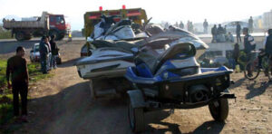 خطير:الدرك يحجز “زودياك”، 4 سيارات، وبوصلة، وصاعق كهربائي، وأسلحة بيضاء، لدى مشتبه به في التهريب الدولي