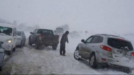 بالفيديو:الطريق السيار أكادير أمسكرود تغزوها تساقط الثلوج لأول مرة