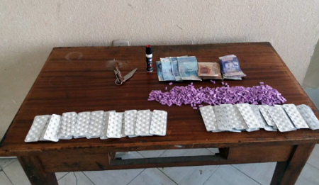 أغبى مروجي الأقراص المهلوسة من أكادير، تنقلوا إلى طنجة "للتسوق"، فوقعوا في الفخ بشكل مثير للسخرية
