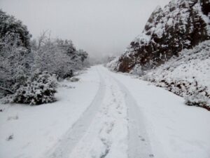 بالصور:الثلوج البيضاء تكسو جبال إداوتنان وأيت باها وتافروات وتارودانت بمنطقة سوس منذ بداية هذا الأسبوع