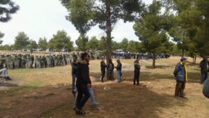 إحراق 5 سيارات للدرك وإصابات بالجملة في صفوف الأمن إثر اندلاع مواجهات عنيفة بجرادة