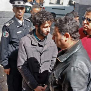 (+فيديو صادم):الأمن يعيد تمثيل جريمة قتل فنان العيطة “محمد فاضل العبيدي