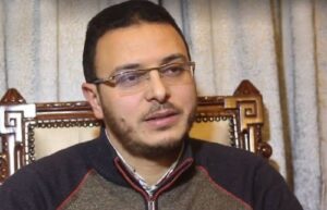 اعتقال أستاذ جامعي وتفتيش منزله، وجماعة إسلامية تصف طريقة اعتقاله بـ ” البهرجة الفلكلورية “