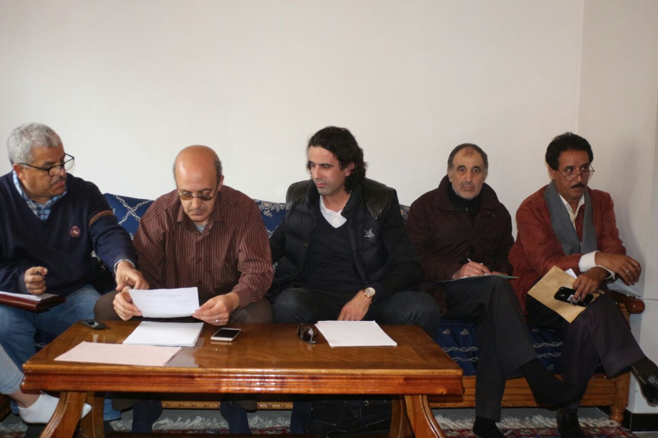في ندوة صحفية بأكادير طبيب جراح بمستشفى تيزنيت يعري اختلالات عديدة بقسم جراحة الأطفال ويكشف عن لوبي خطير يهدده بعدم إجراء عمليات جراحية للأطفال بالمجان.