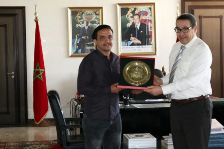 والي أكادير يستقبل ابن المدينة سفيان نعوم المتوج بلقب “ستاند آب”، ويهنئه على هذا الفوز المستحق