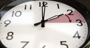 قرار غير مسبوق لأكاديمية التعليم بخصوص التوقيت الصيفي يشعل الفايسبوك