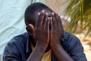 الأمن ينهي نشاط مهاجر إفريقي “يتزعم” شبكة تحتال بمواد “سحرية”