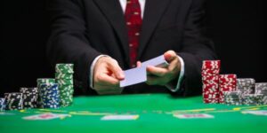 طبيبة سخرت فيلتها للقمار وهكذا افتضح أمرها