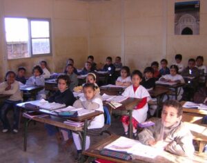 وزارة التعليم تشرع في تعديل وتنقيح الكتب المدرسية انطلاقا من الموسم الدراسي القادم، وتوزيعها مجانا على التلاميذ