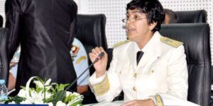 العدوي تفتح ملفات استفادة وزراء ومسؤولين كبار من فيلات فوق الملك البحري