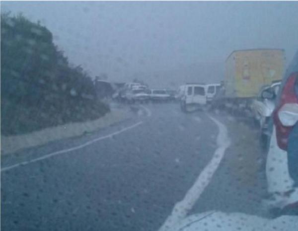 (+فيديو)سيول قوية تتسبب في انهيار الطريق الرابطة بين أمسكرود وتارودانت