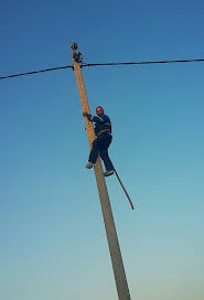 غريب باشتوكة:الساكنة في ظلام دامس، ومكتب الكهرباء يطالب المواطنين بالبحث عن “تريسيان” ودفع نفقات اصلاح الشبكة