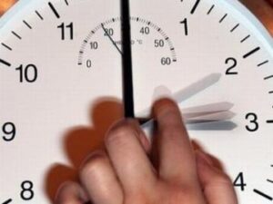 رسميا:هذا هو موعد إضافة 60 دقيقة إلى التوقيت القانوني للمغرب