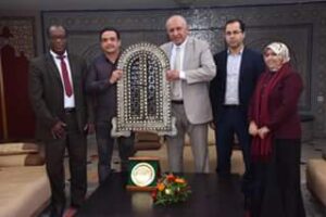 المجلس البلدي لأكادير يكرم ابن المدينة سفيان نعوم المتوج بلقب “ستاند آب”.