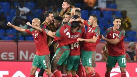 المنتخب الوطني يجري آخر حصة تدريبية قبل ودية تونس المنتخب الوطني يجري آخر حصة تدريبية قبل ودية تونس