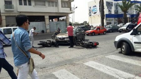 عااجل: حادثة سير خطيرة ومثيرة بقلب أكادير تنتهي بإرسال شبان متهورين للمستشفى (+صور)