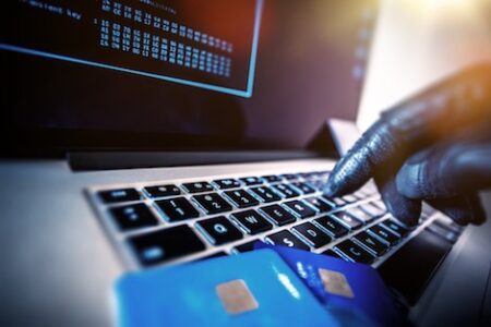 المديرية العامة للأمن الوطني تدخل بقوة على "مكافحة جرائم الابتزاز الجنسي عبر الإنترنيت"