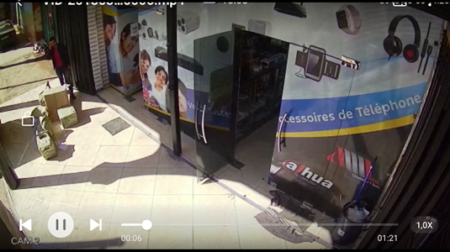مهاجر افريقي يستولي على محل للهواتف النقالة بأكادير. (+فيديو)