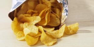 إحذروا: أطنان من من رقائق “الشيبس” يتم إنتاجها داخل مرتع كبير تعيش فيه الصراصير والقوارض