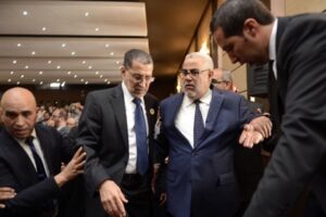 العثماني يحذر بنكيران من مغبة التهجم على قادة الأغلبية في عز حملة "المقاطعة"، والأخير يعتذر للمنظمين و يتراجع عن تأطير المؤتمرات الجهوية 9 1 328