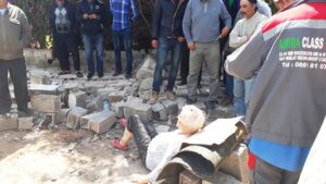 عااجل:وفاة السائح الألماني ضحية حادث سقوط حائط مستودع تابع لوزارة الصحة بأكادير 10 a 110