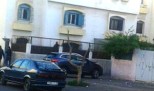+صورة: احتلال الملك العمومي يتواصل بأكادير وسط صمت المسؤولين، و العملية تنفذ أيام العطل الرسمية.
