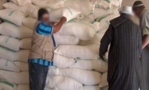 صادم في الليلة الأولى من رمضان.. حجز وإتلاف 900 طن من من الدقيق الفاسد يعبث بها الدود