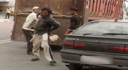 صادم بأكادير:مختل عقليا يباغث تاجرا من الخلف، وينهي حياته بصخرة بطريقة بشعة