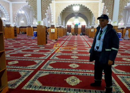 مساجد بتيزنيت تستعين بحراس وحارسات أمن لتنظيم المصلين في صلاة التراويح