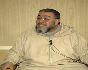 الشيخ عبد الله نهاري يعلق على صور نساء المسلمين في الحمامات!