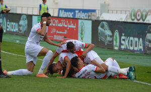 جدل واسع بعد اتهام لاعب المغرب التطواني بـ”بَيع” مباراة أكادير، وفريق غزالة سوس مستاء من تصريحات مدرب الفتح