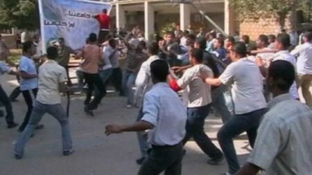 أنباء تتحدث عن اعتقال طلبة رفعوا علم البوليساريو فوق جامعة أكادير