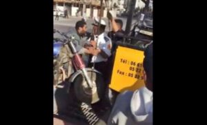عاجل بالفيديو:الحموشي يعاقب الشرطي الذي “أذل”سائق “التريبروتور”