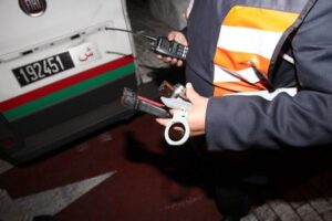 اعتقال شرطي بالميناء متلبسا بحيازة حوالي 115 كيلوغراما من مخدر الحشيش داخل سيارته