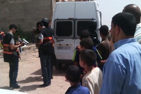 خطير:اعتقال 4 أشخاص بتهمة المساس بالأمن، وبحوزتهم 200 قنينة غاز الكريموجين و عصي كهربائية خطير:اعتقال 4 أشخاص بتهمة المساس بالأمن، وبحوزتهم 200 قنينة غاز الكريموجين و عصي كهربائية