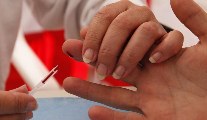 علماء روس يخترعون لقاحا جديدا لعلاج مرض “السيدا”