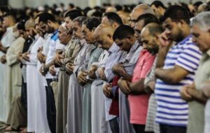 مثير:رفع عدد “ركعات التراويح في رمضان إلى 20 ركعة، يُثير الجدل على مواقع التواصل الاجتماعي 7 1 54