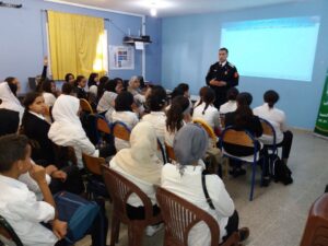 بالصور:أمن أكادير ينظم حملة تحسيسية حول المواطنة الرقمية لتلاميذ ثانوية 20 غشت