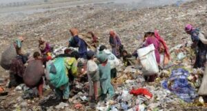 خطير:العثور على جثث مئات الرضع من الإناث في القمامة