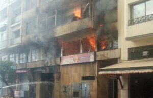 مصرع امرأة وإصابة 3 أشخاص في حريق بعمارة سكنية